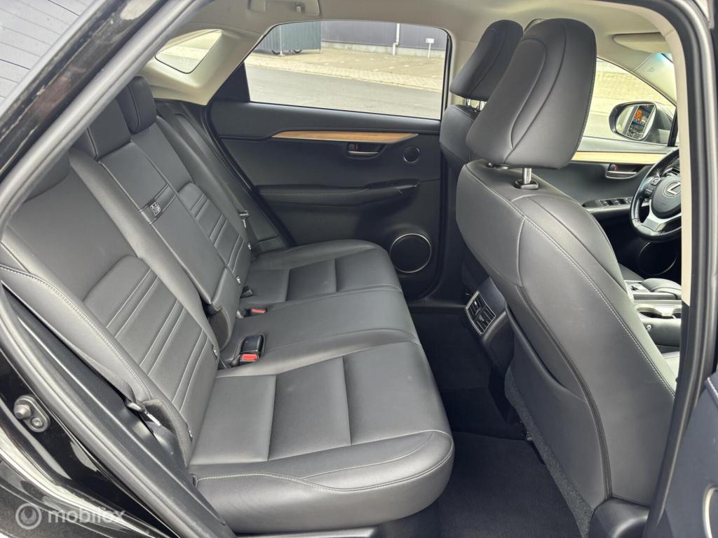 Lexus Nx 300h awd 25th edition
