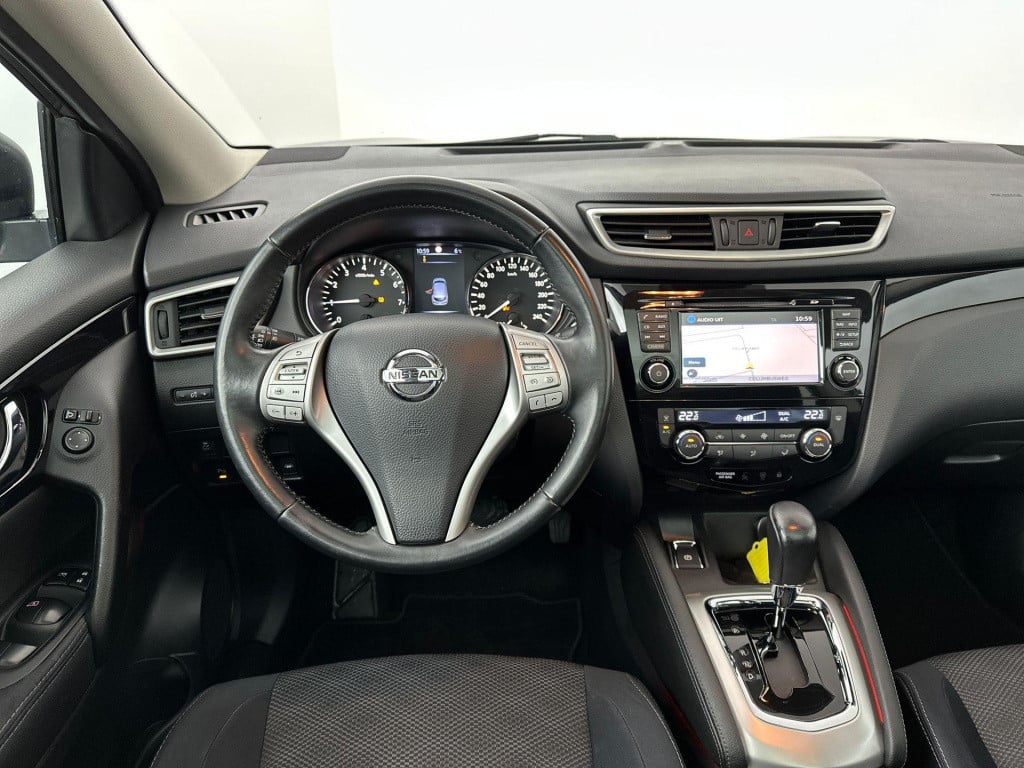 Nissan Qashqai 1.2 connect edition automaat pano camera clima cruise