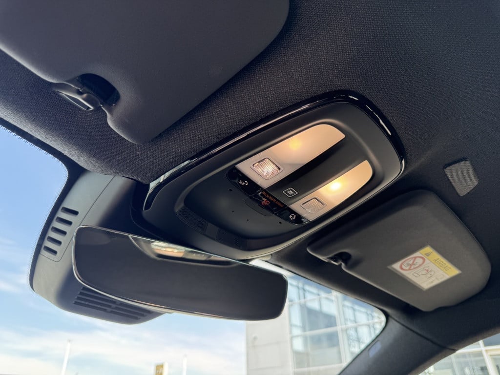 Volvo XC40 extended plus 252pk 82 kwh| trekhaak| adap.criuise| stoel.verw|