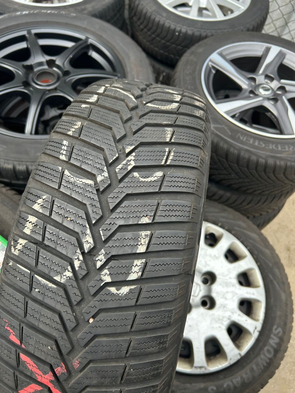 HONDA STALEN VELGEN MET WIELDOPPEN 16''INCH'' EN BANDEN
