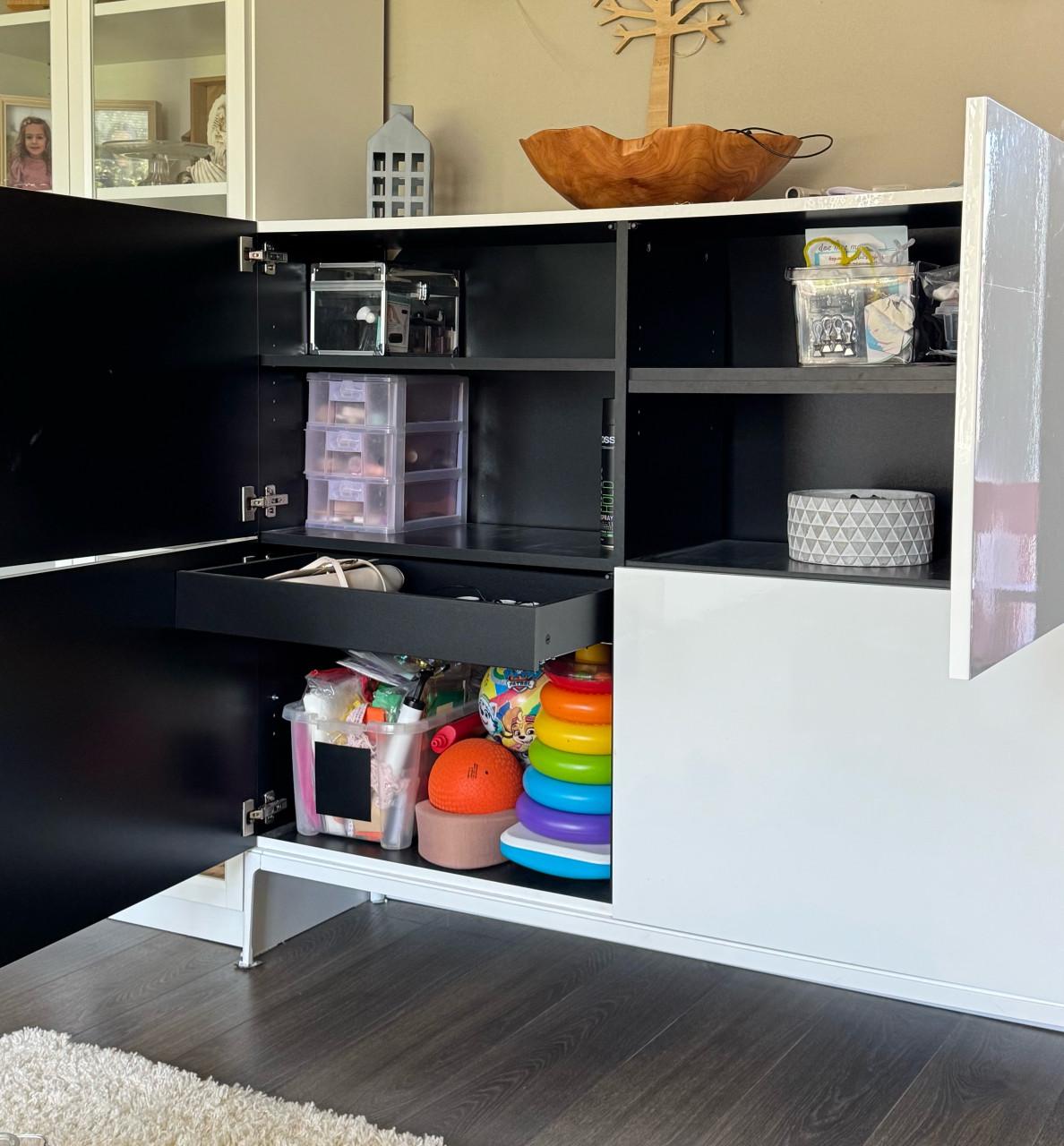 Witte kast woonkamer