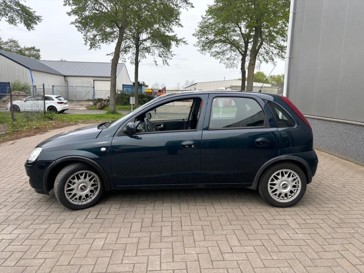 Opel Corsa 1.2-16V Rhythm airco/ Lm velgen
