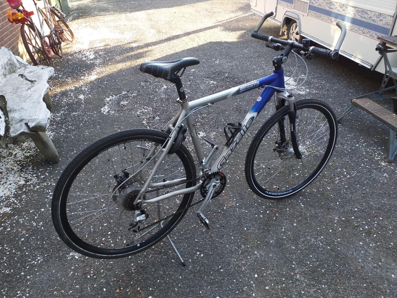 """"GAZELLE // TOUR // RACEFIETS // GRAVELBIKE //""""
