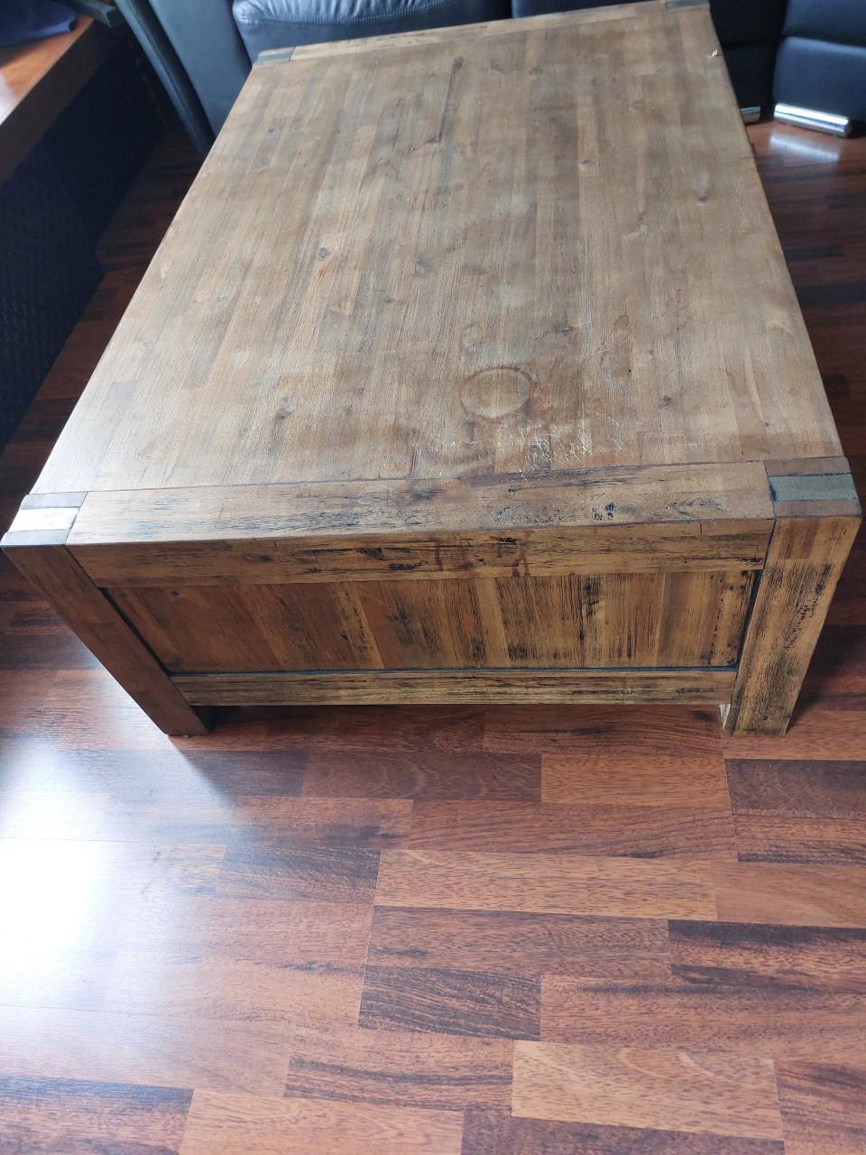 SALON TAFEL