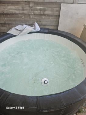 Jacuzzi, (6 persoons)