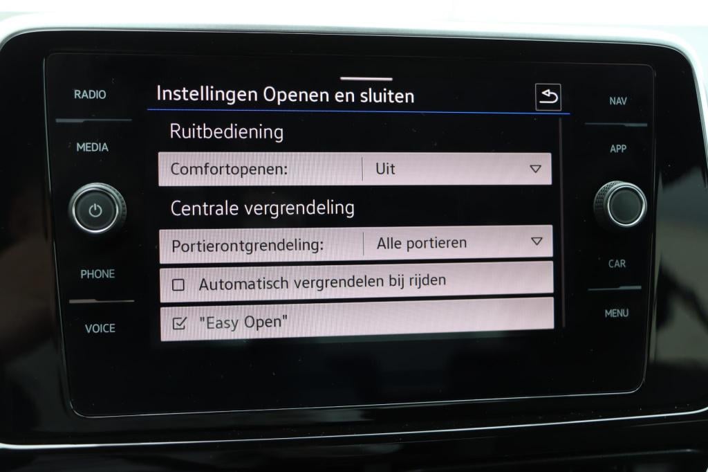 Volkswagen T-roc 1.5 tsi r-line 150pk dsg7