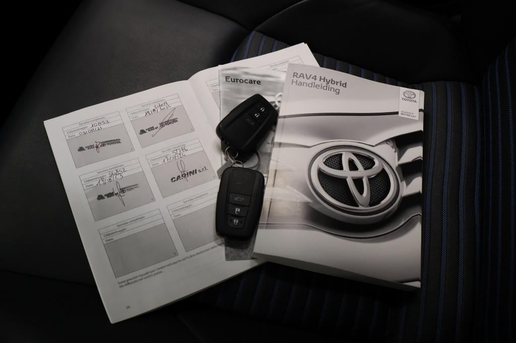 Toyota Rav4 2.5 hybrid awd bi-tone | jbl