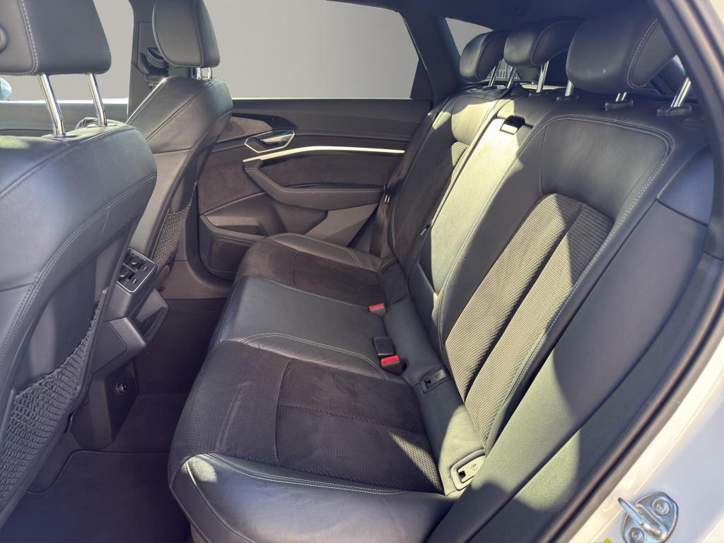Audi E-tron e-tron 50 quattro launch edition black | pano | s-line | 22"| g