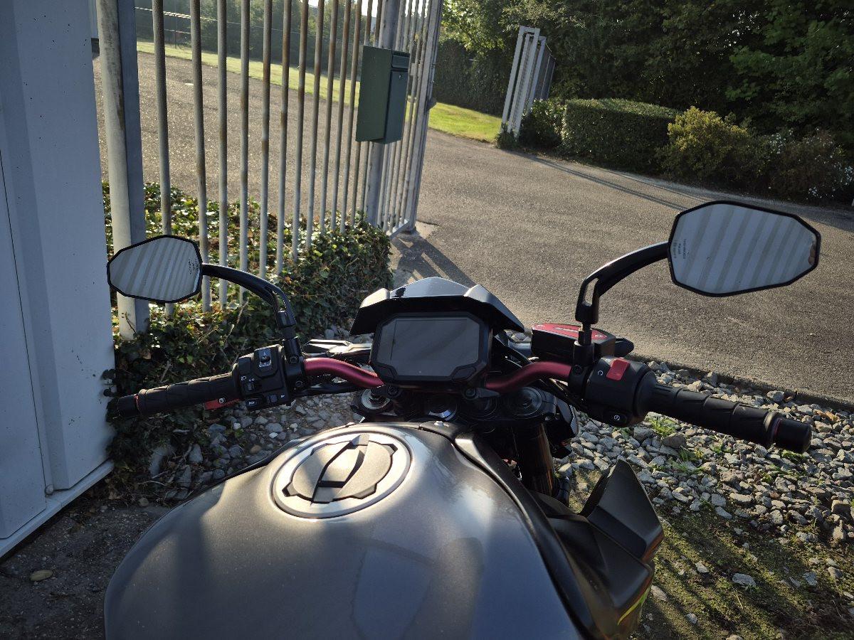 Kawasaki Z900 Akrapovic uit 2023