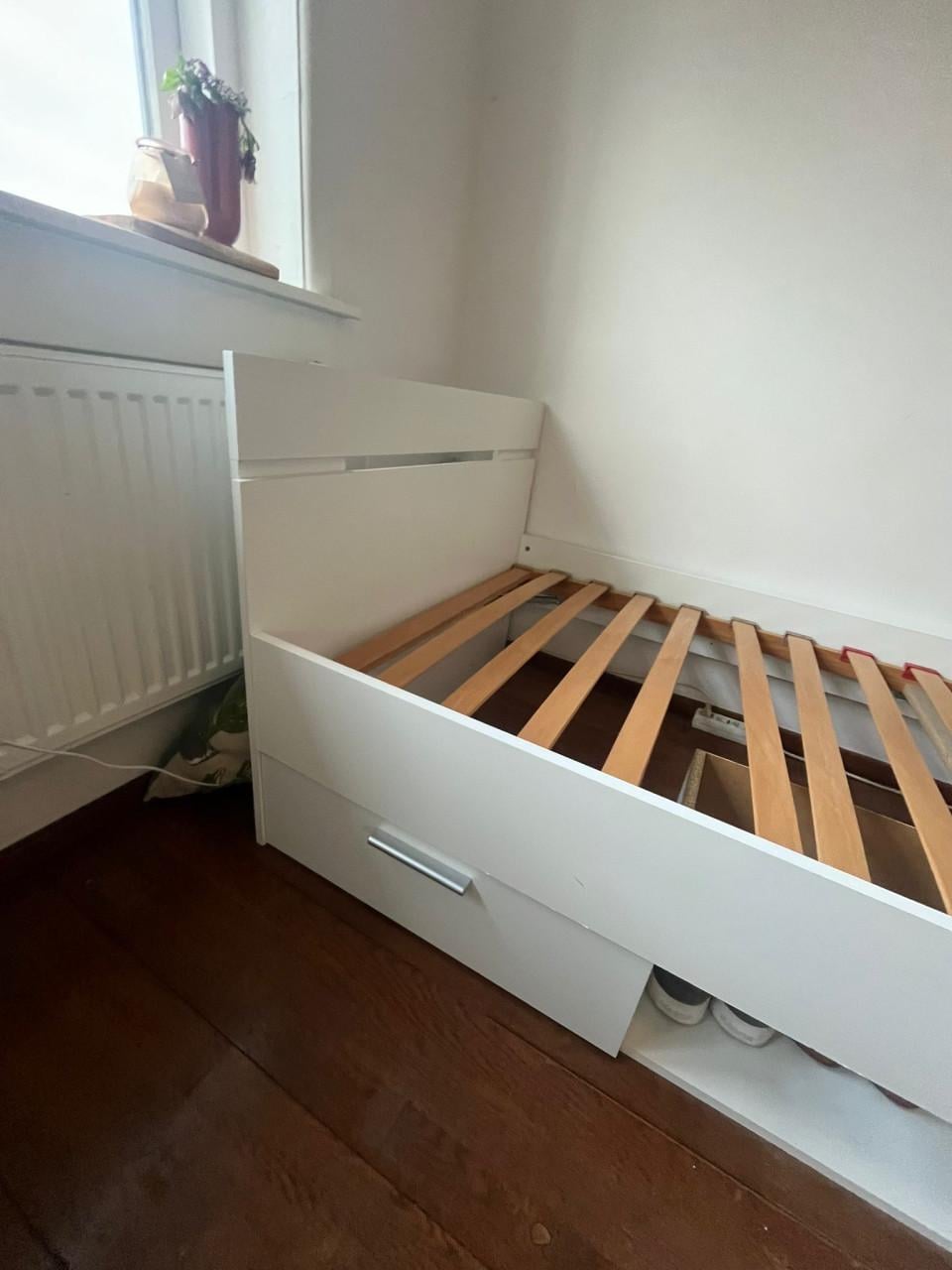 Bed eenpersoons 90x200