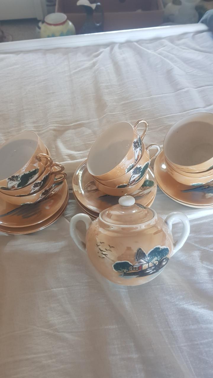 Japans blauw-bruin servies