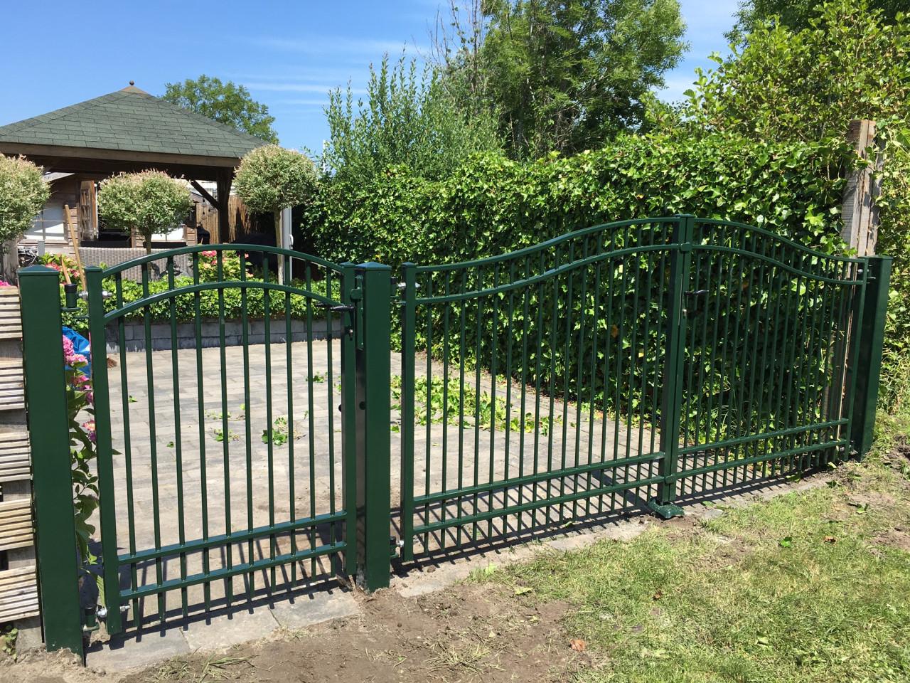 Inrijpoorten - Hekwerken - Tuinpoorten en Schuifpoorten.