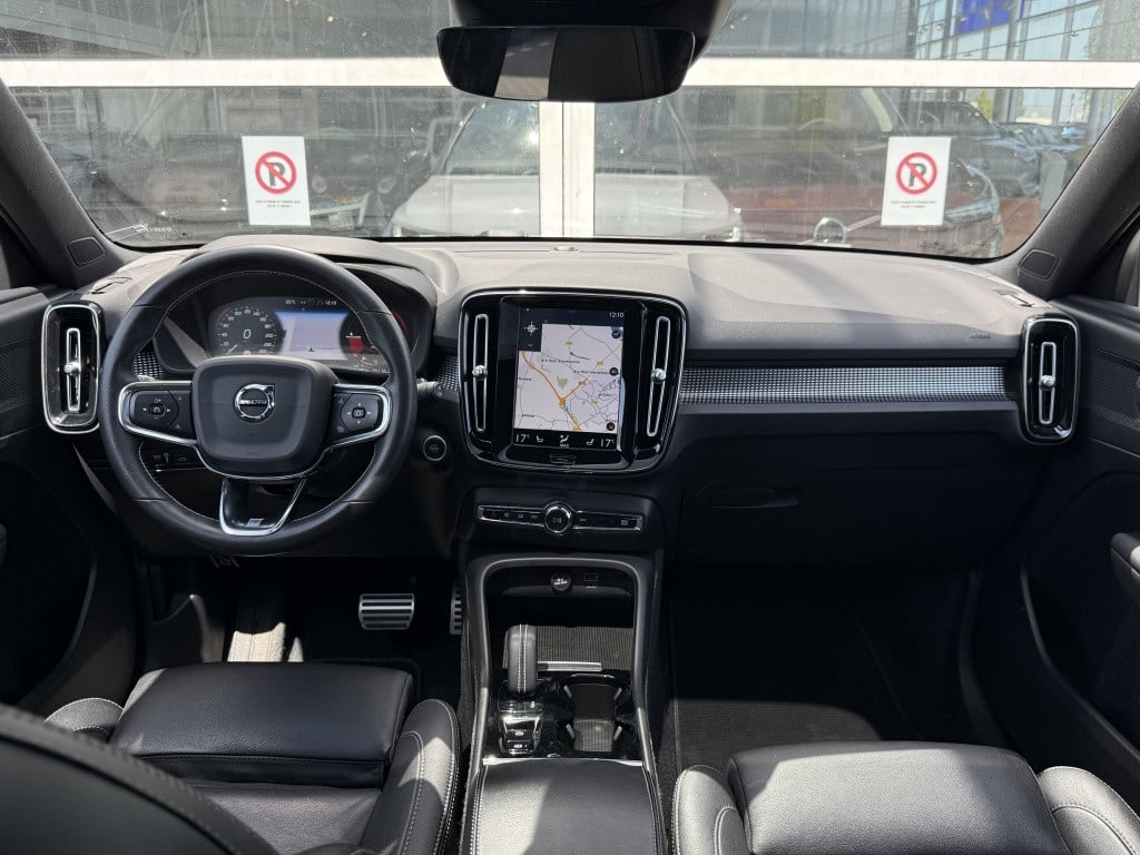 Volvo XC40 t5 262pk recharge r-design | panodak| adap.cruise| 360camera| el