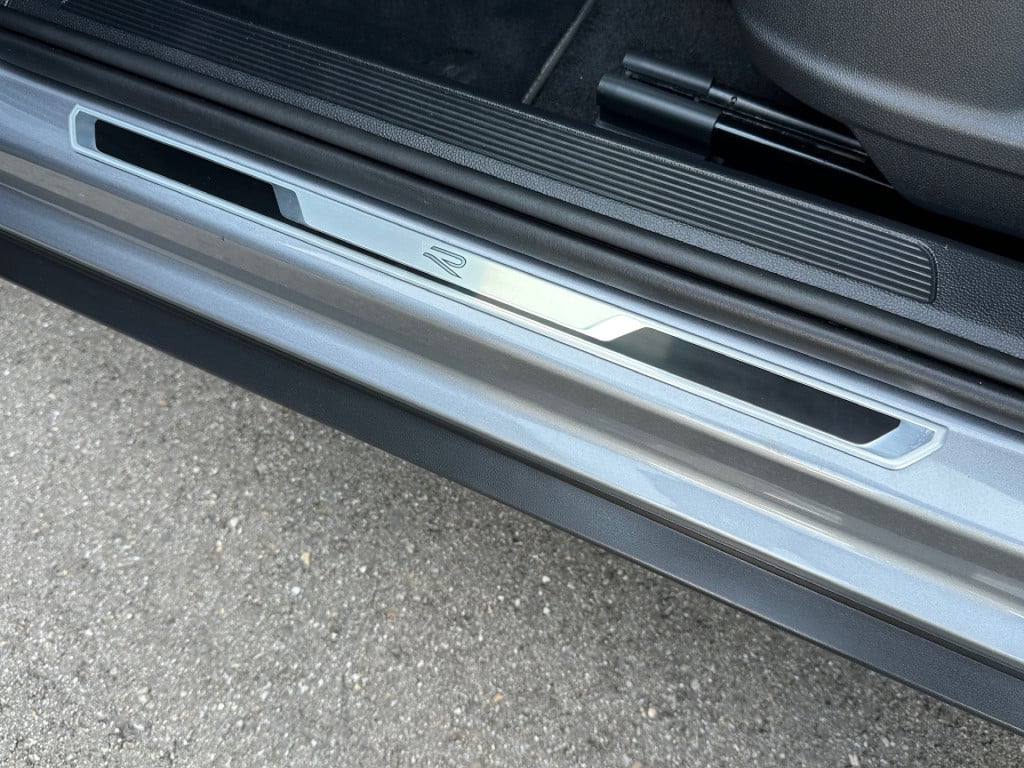 Volkswagen T-roc 1.5 tsi 150pk dsg r-line | camera | keyless | carplay | le