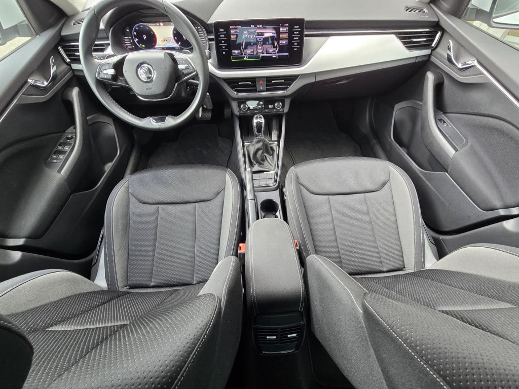Skoda Kamiq 1.0 tsi selection virtual cockpit android auto navigatie pdc v+