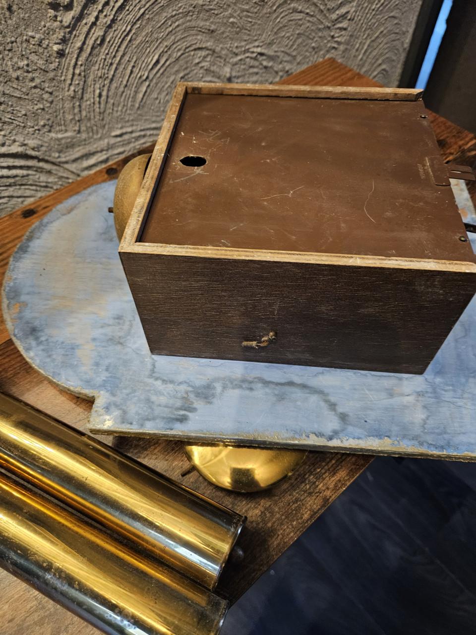 Antieke Junghans wandklok met handgeschilderde details