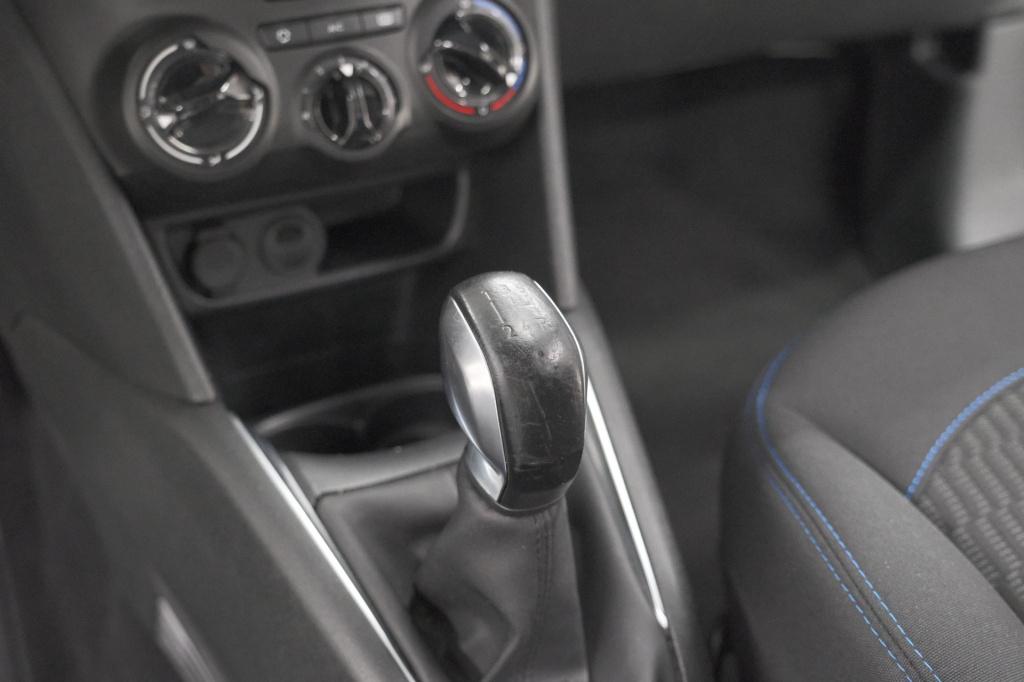 Peugeot 208 puretech 82 signature | parkeersensoren | apple carplay | navig