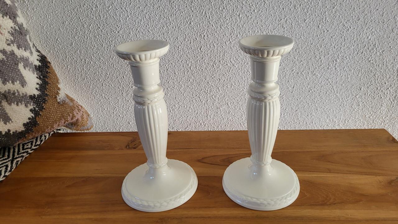 Set van 2 Wedgwood Edme kandelaars h 21 cm