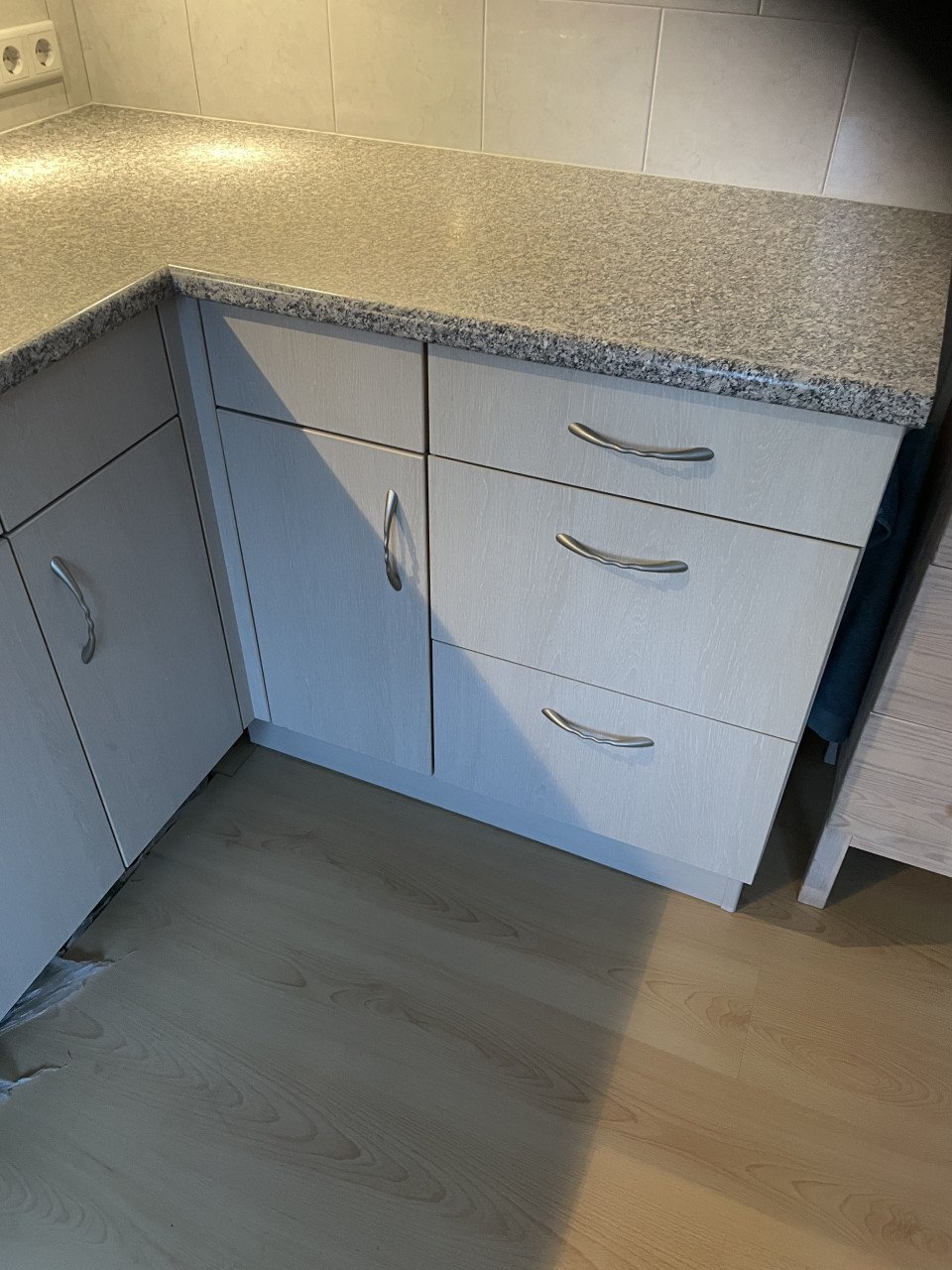 Te koop degelijke L vorm keuken