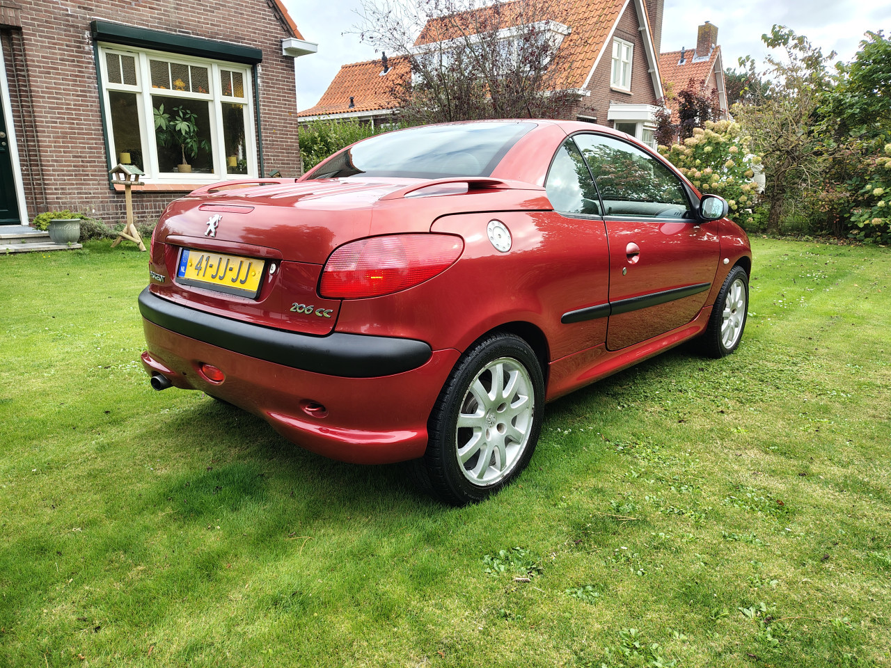 Peugeot 206 2.0 16V CC 2002 Rood