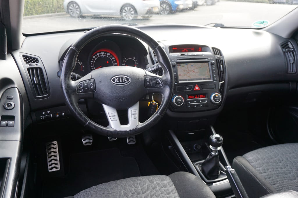 Kia Pro Cee D 1.6 cvvt seven sport airco / navi / cruise / camera / elektr.