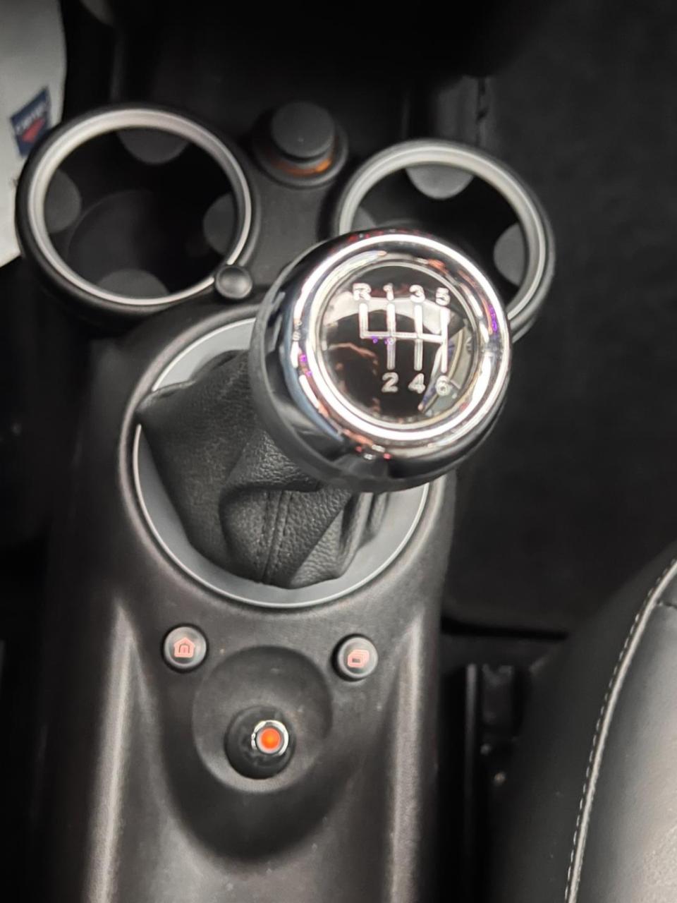 Mini Cooper mini 1.6 10 years ii, navigatie, leer, lm velgen enz...