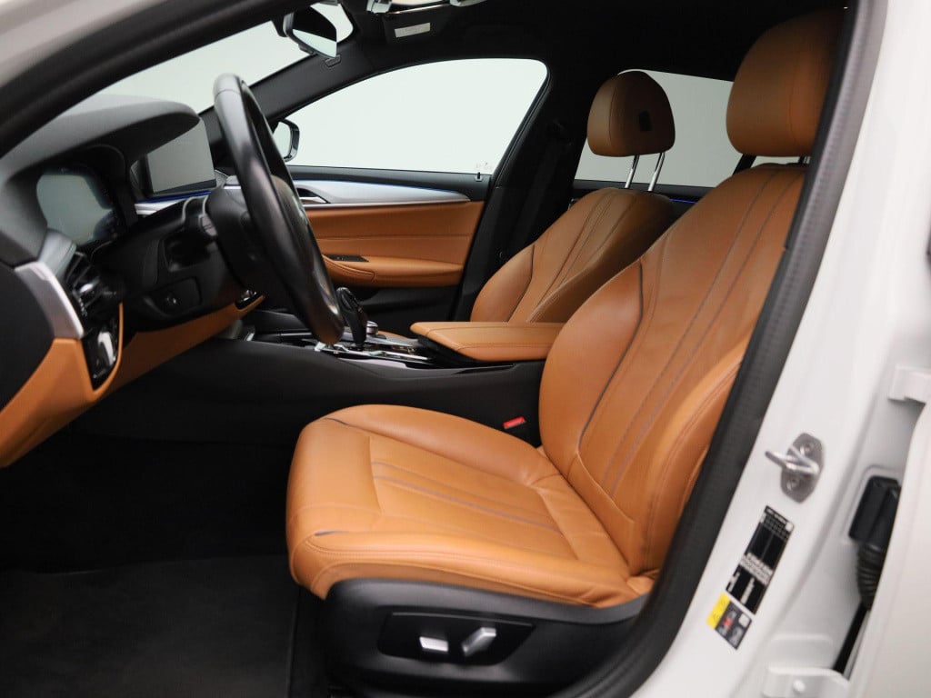 BMW 5 Serie touring 520e executive | automaat | leder | navigatie | apple c