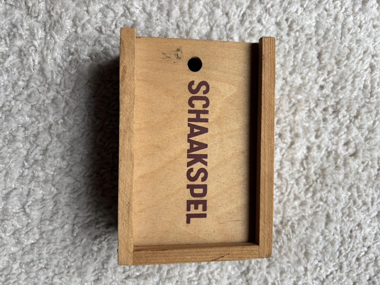 Damspel en schaakspel