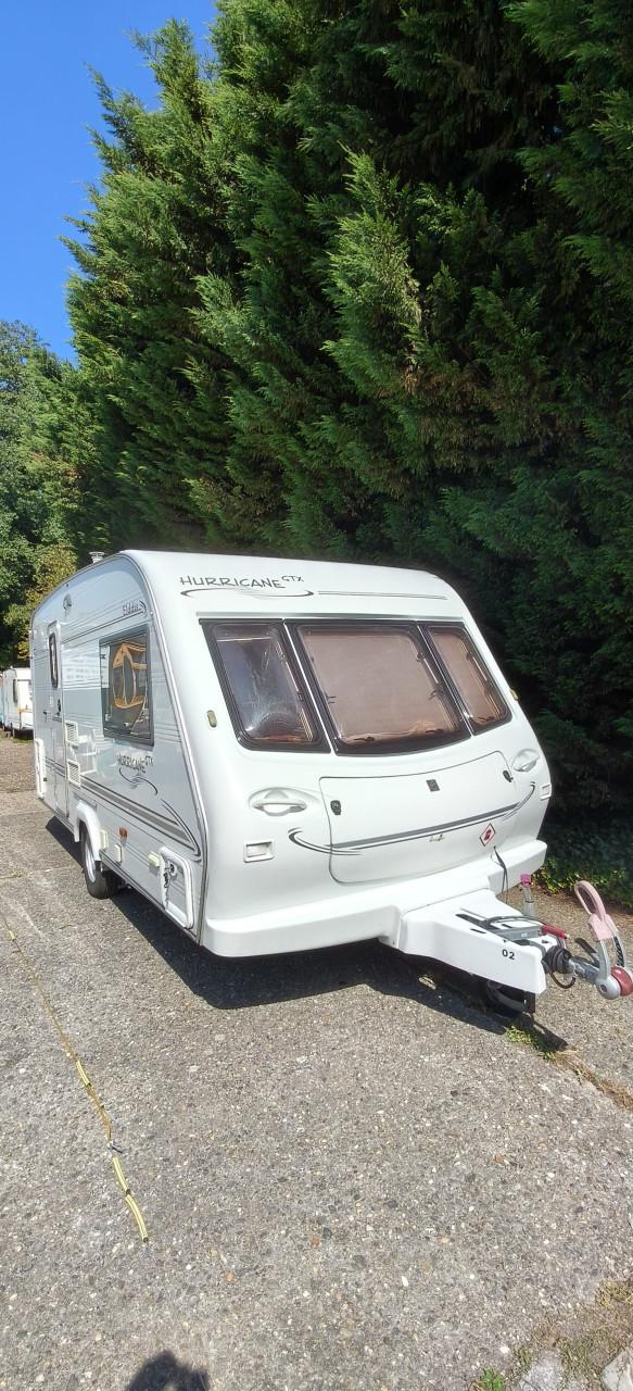 Elddis Hurricane 470 enkele bedden badkamer mover,Gas boiler