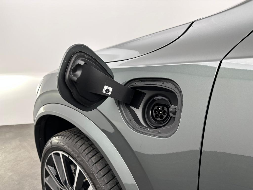 Volvo XC90 ultra bright recharge plug-in hybrid awd