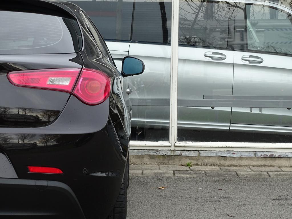 Alfa Romeo Giulietta 1.4 t distinctive 170pk automaat | bluetooth