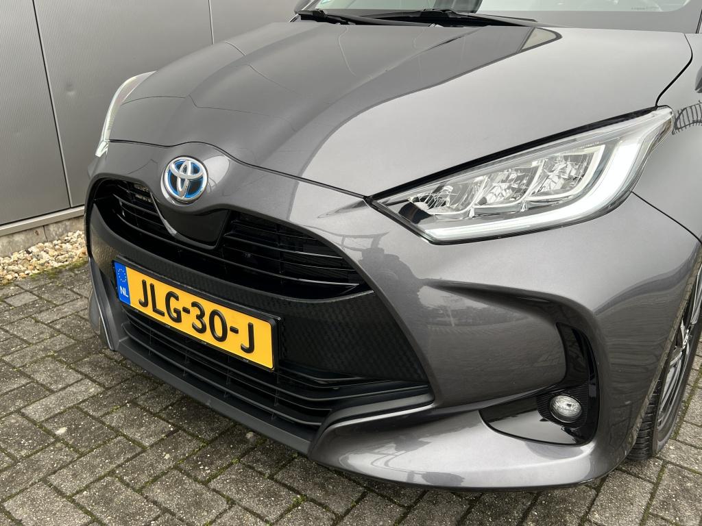 Toyota Yaris 1.5 hyb. 115 first | stoelverwarming | all seasonbanden