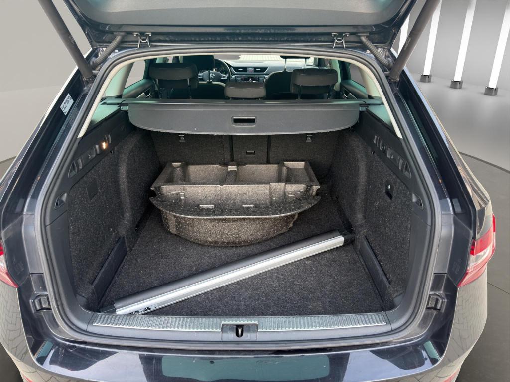 Skoda Superb combi 1.6 tdi style business automaat memory camera