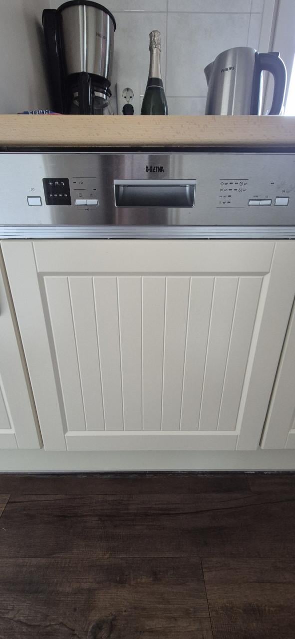 Vaatwasser, combi oven, koelkast met vriesvak