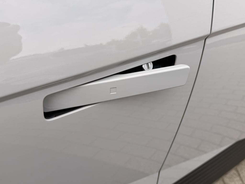 Hyundai Ioniq 5 long range pure edition 84 kwh | direct leverbaar | leder/s