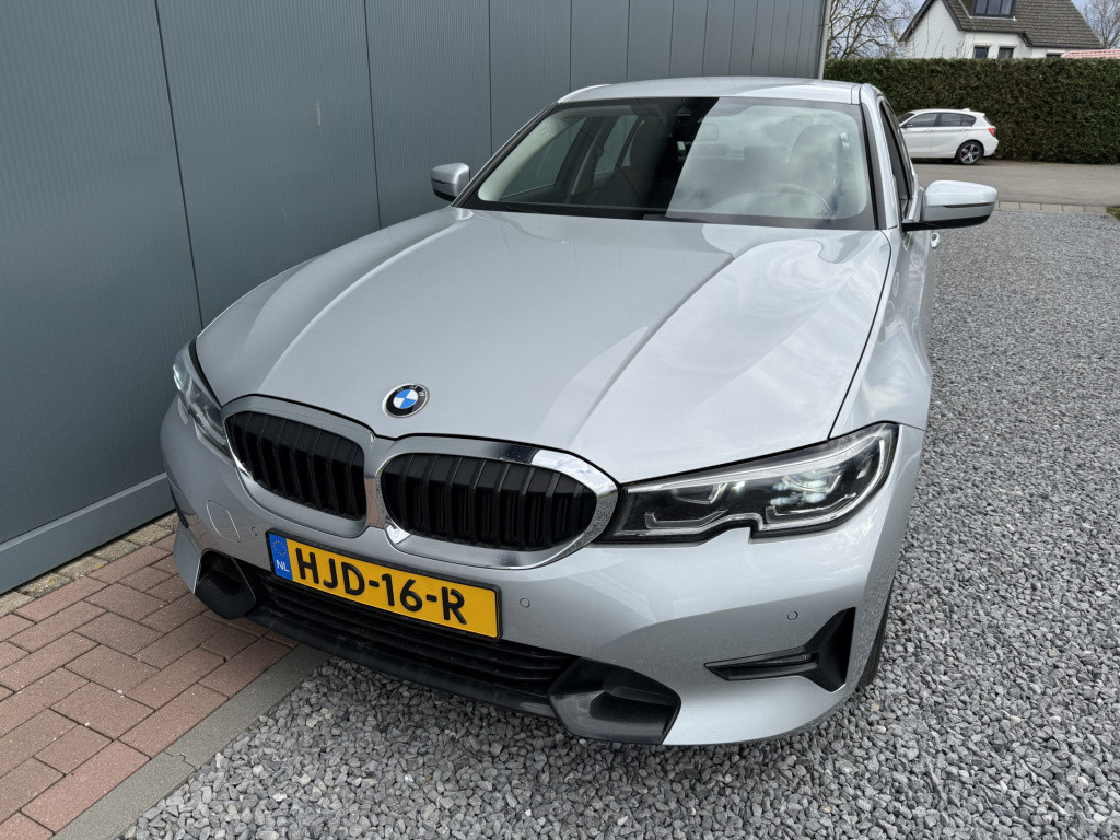 BMW 3-serie 320i automaat high executive sedan