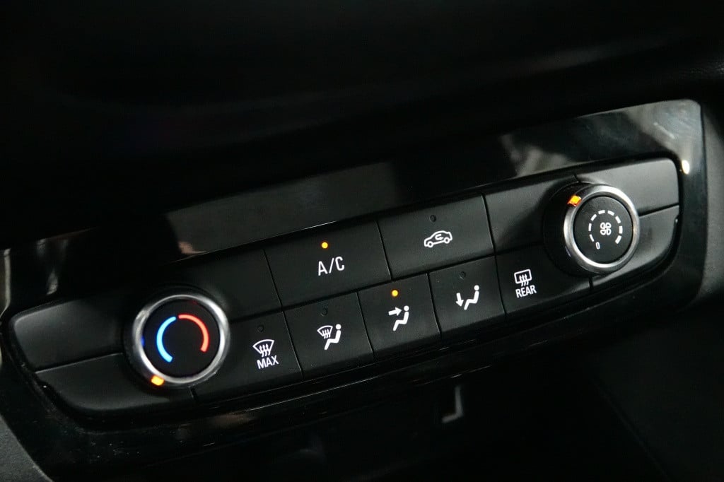 Opel Corsa 1.2 gs line | cruise | carplay | camera | pdc |
