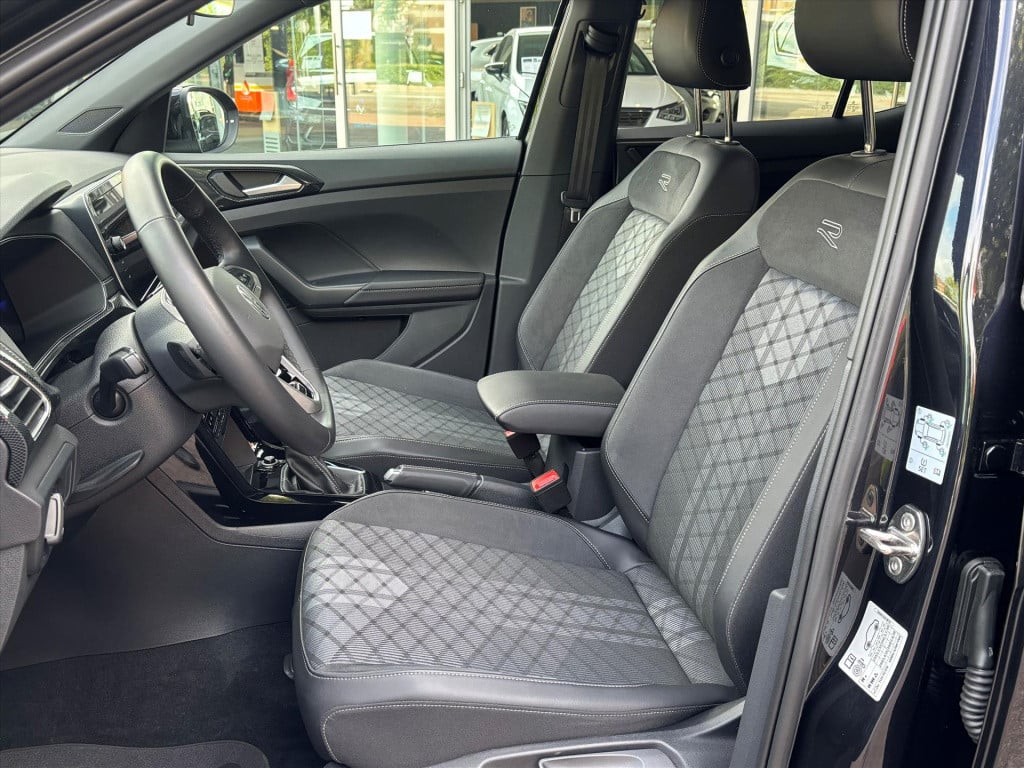 Volkswagen T-cross 1.5 tsi 150pk dsg-7 r-line| trekhaak| camera|navi| uniek