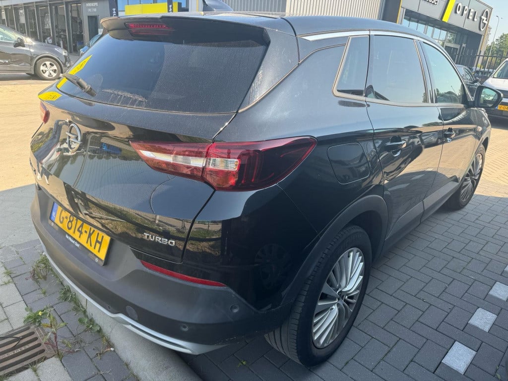 Opel Grandland X 1.2 turbo business executive