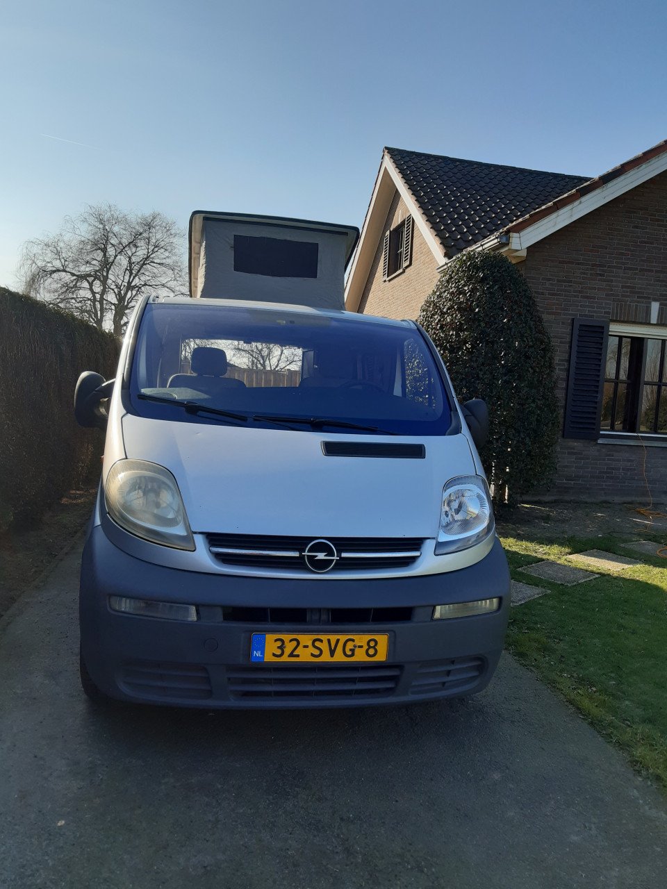 Vivaro kampeerbus