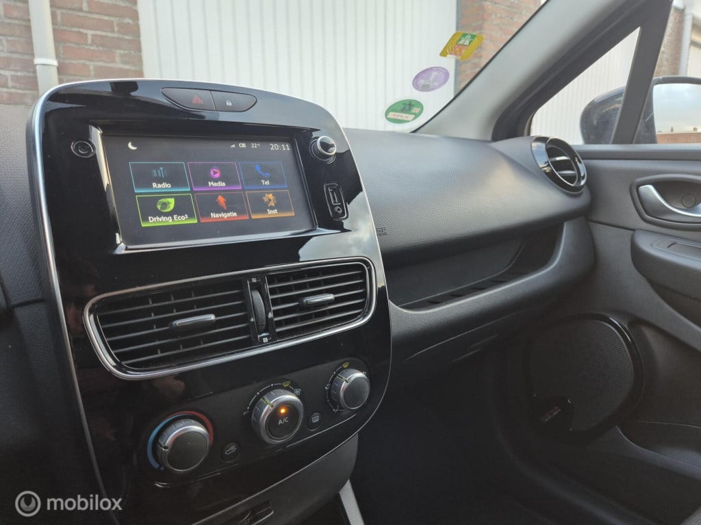 Renault Clio 0.9 tce zen / 1e eigenaar / dealeronderhouden / trekhaak / air