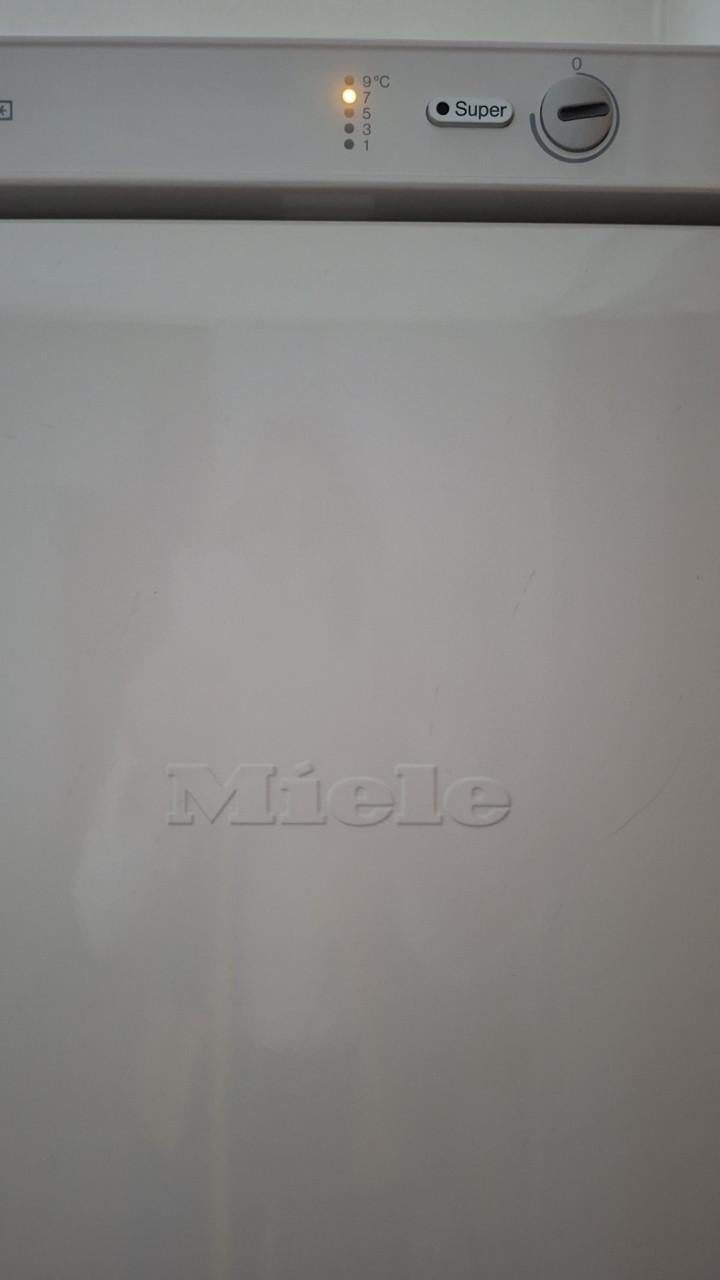 Koelkast met diepvrieskast