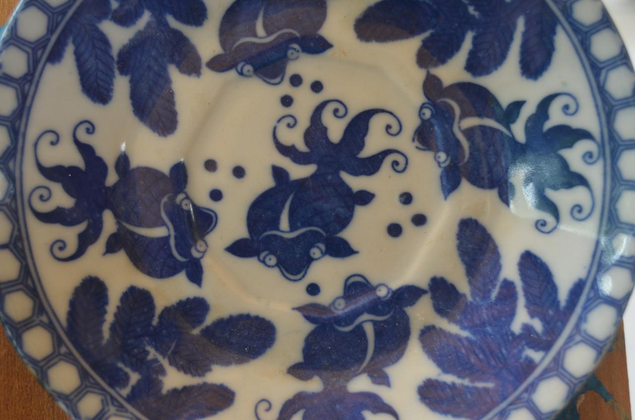 2 Fraaie Japanse (?) bordjes decor van Koi