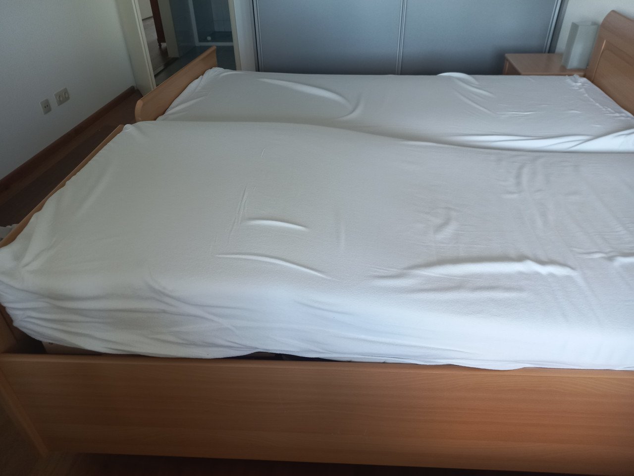 Tweepersoonsbed met verstelbare lattenbodem