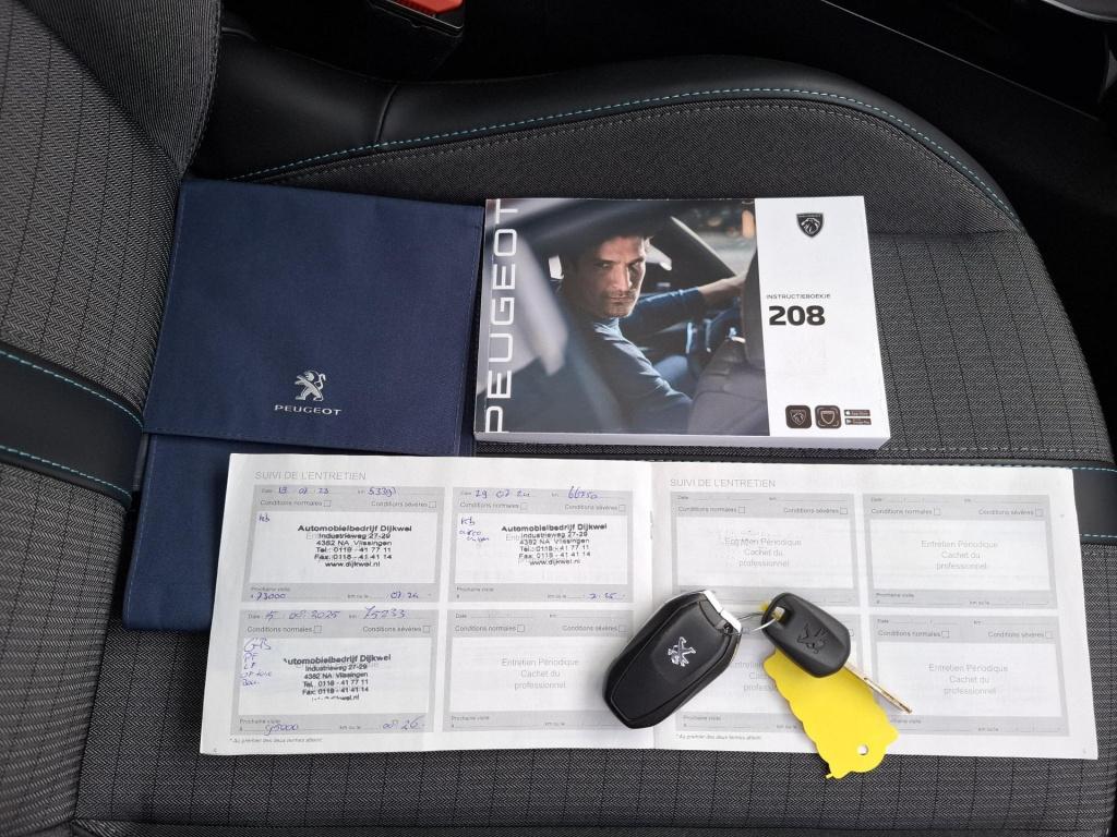 Peugeot 208 1.2 100 allure pano/clima/nav/cam