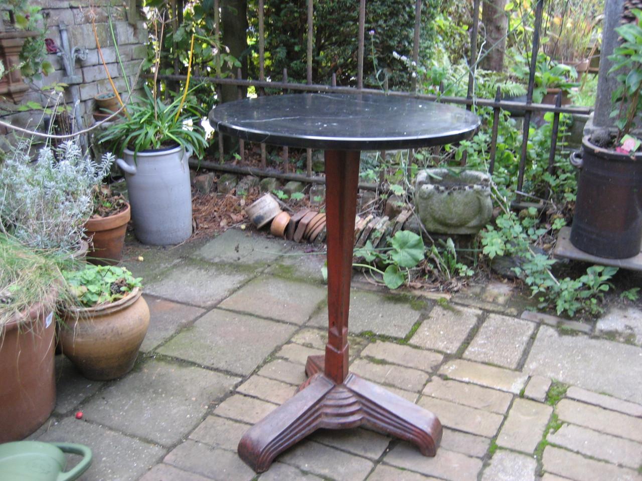 Brocante antiek Markt tuin meubels volkskunst 17/18 eeuw