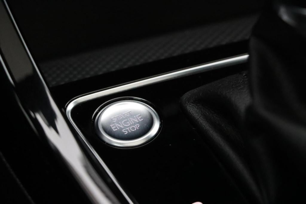 Volkswagen Touran 1.8 tsi highline 180pk dsg7