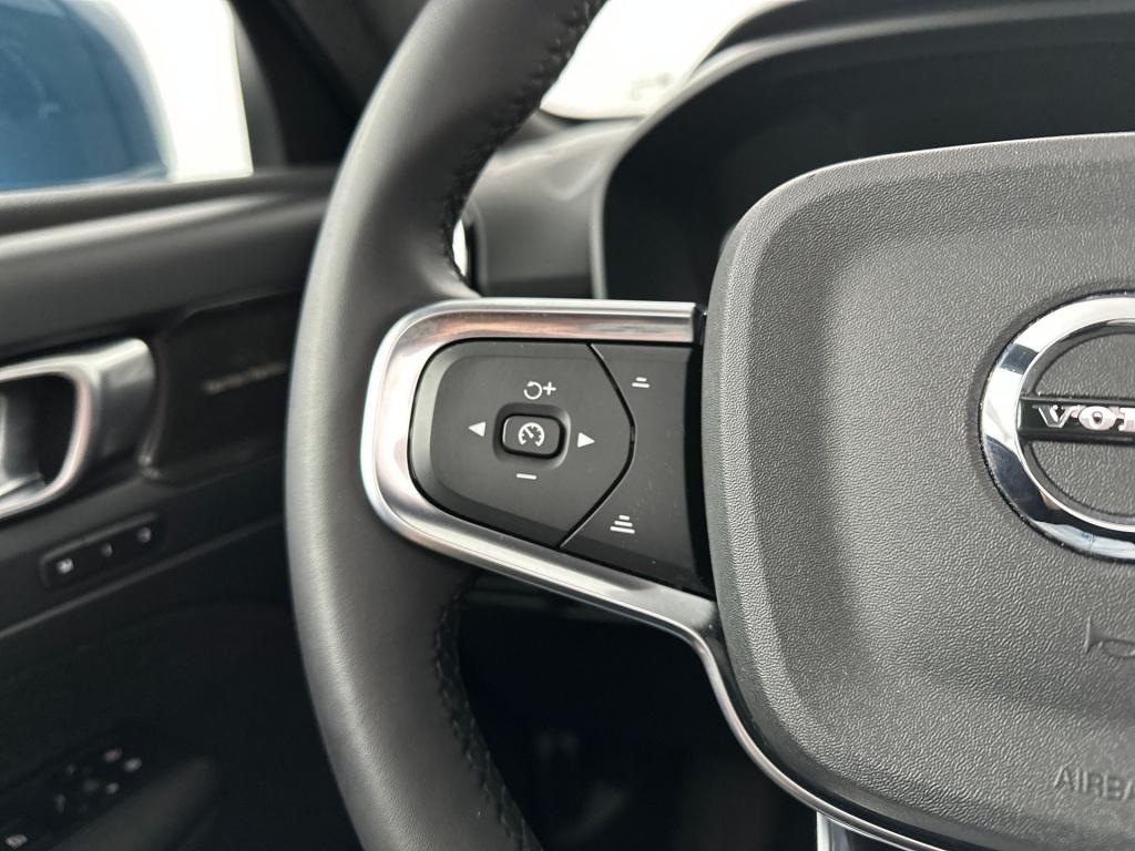 Volvo XC40 t5 262pk recharge ultimate dark| pano| h&k| adap.cruise| camera