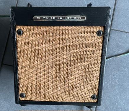 Klein maar fijn is deze versterker van Ibanez de Troubadour.