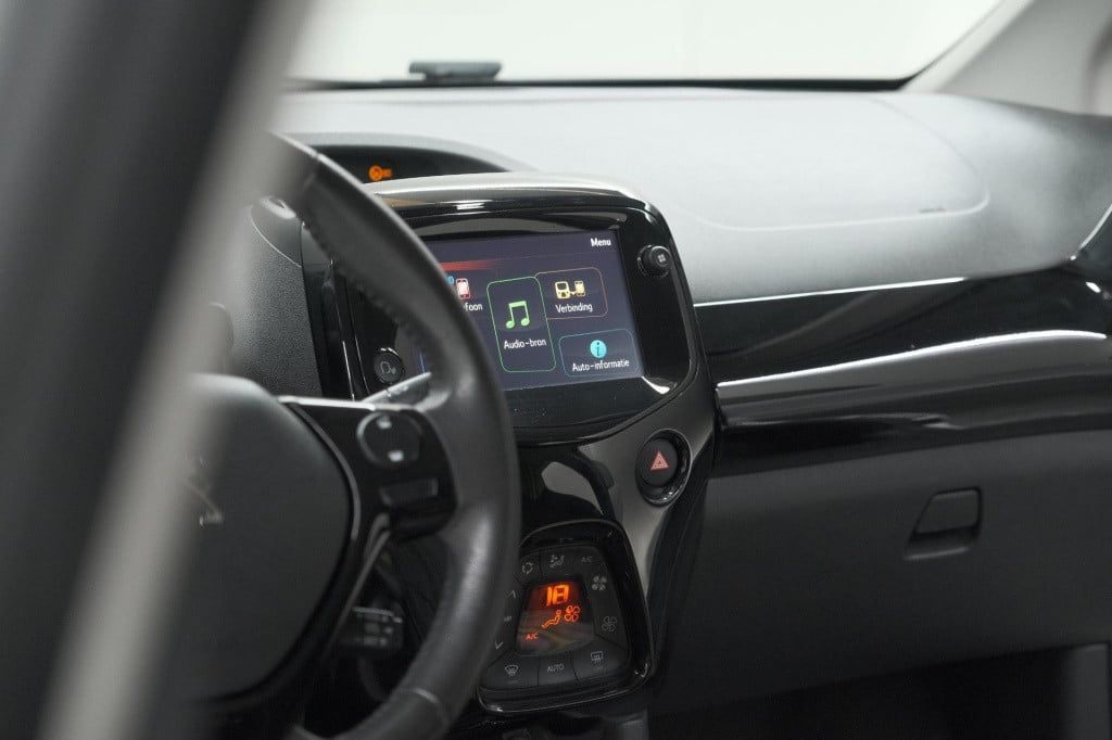 Peugeot 108 1.0 e-vti allure | unieke kilometerstand | camera | climate con